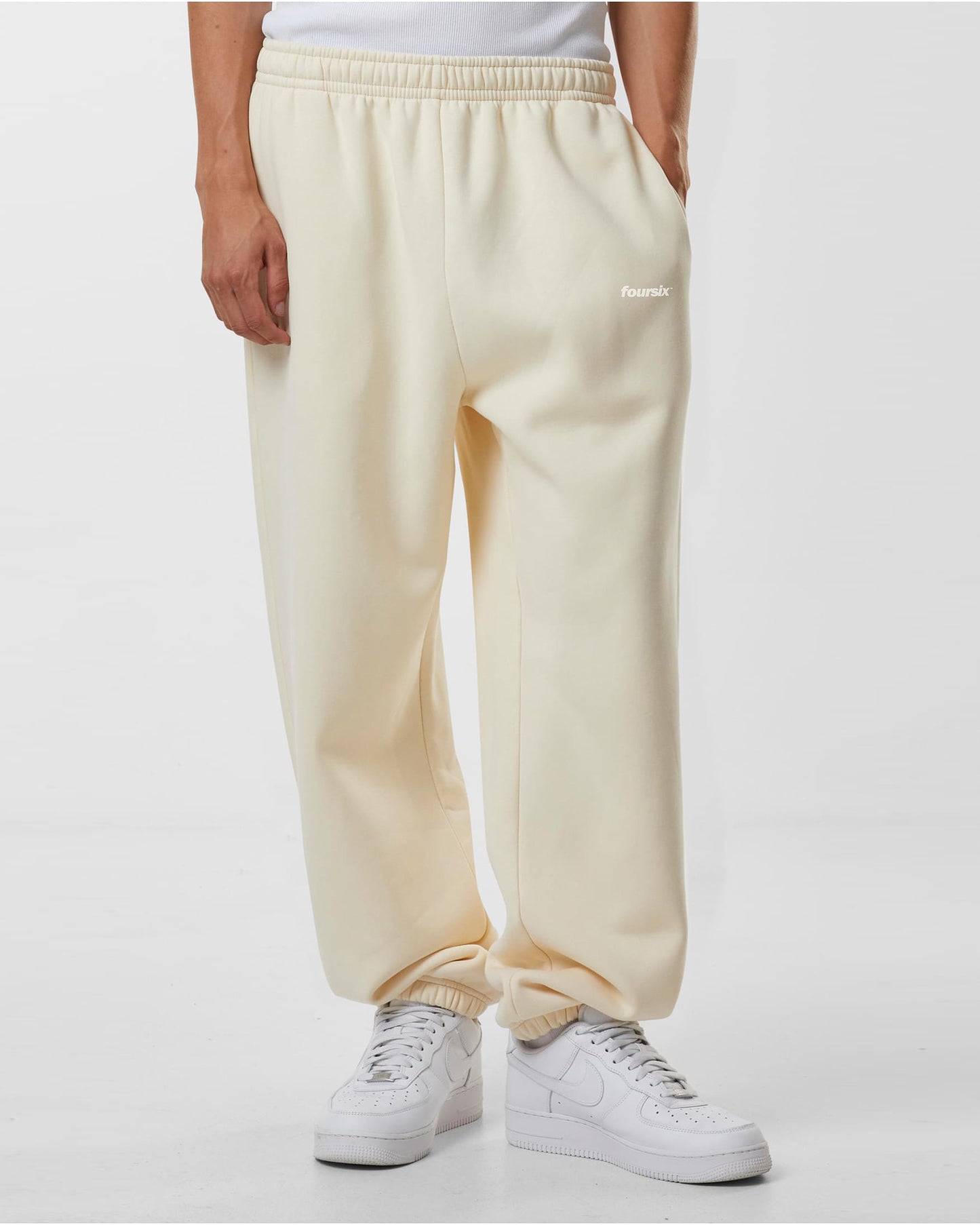 BASIC SMOOTH JOGGER