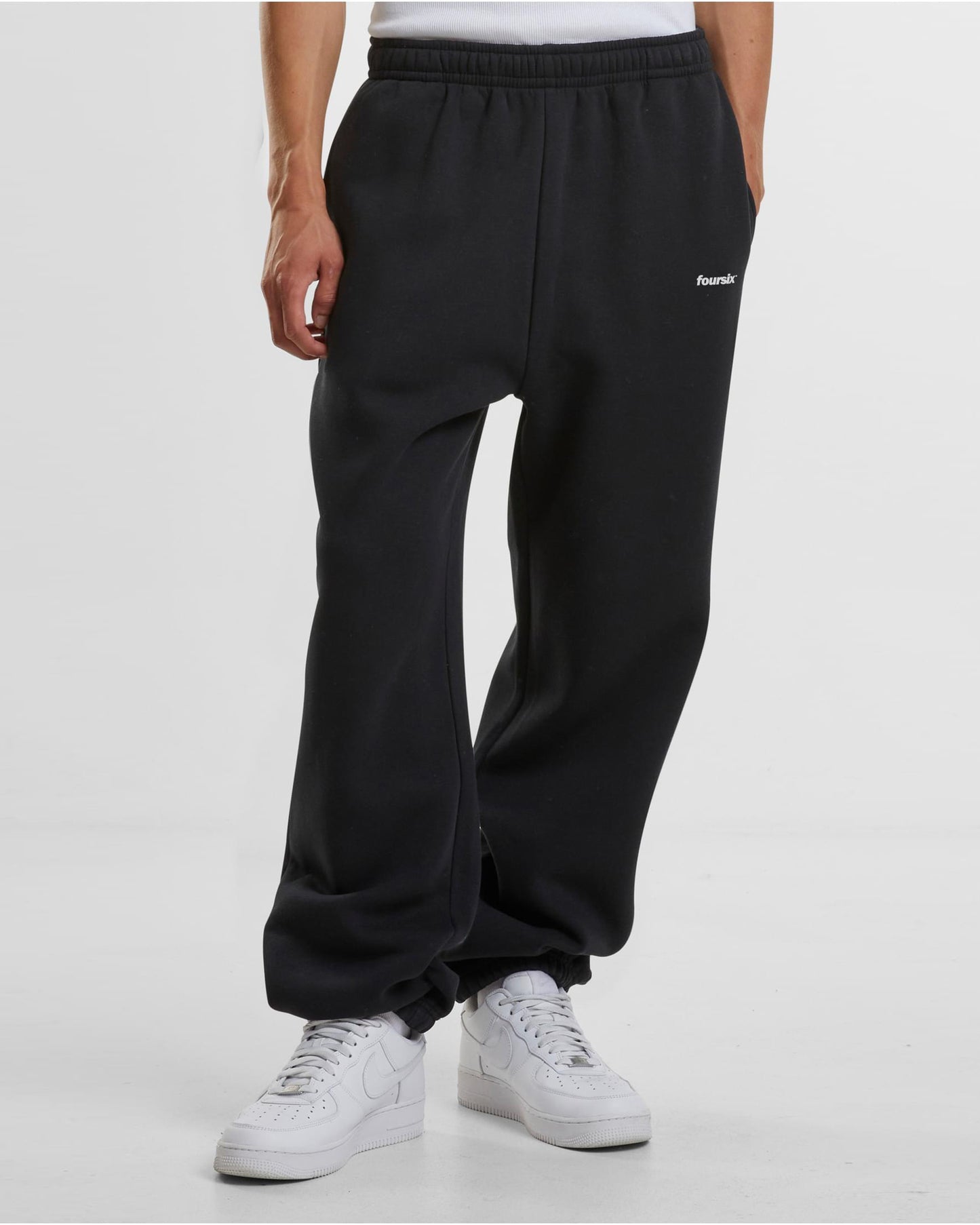 BASIC SMOOTH JOGGER