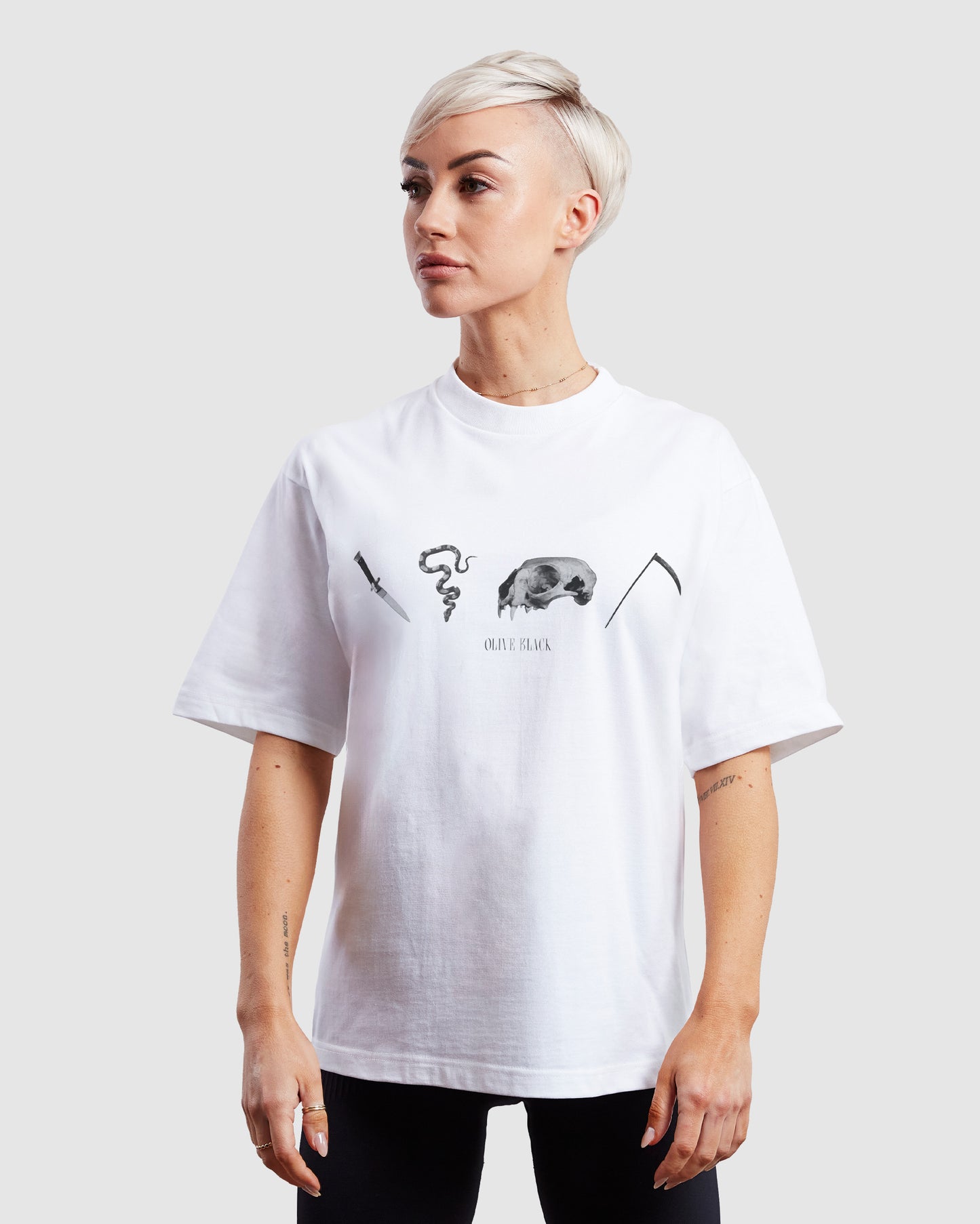 OLIVE BLACK KNIFE REGULAR TEE